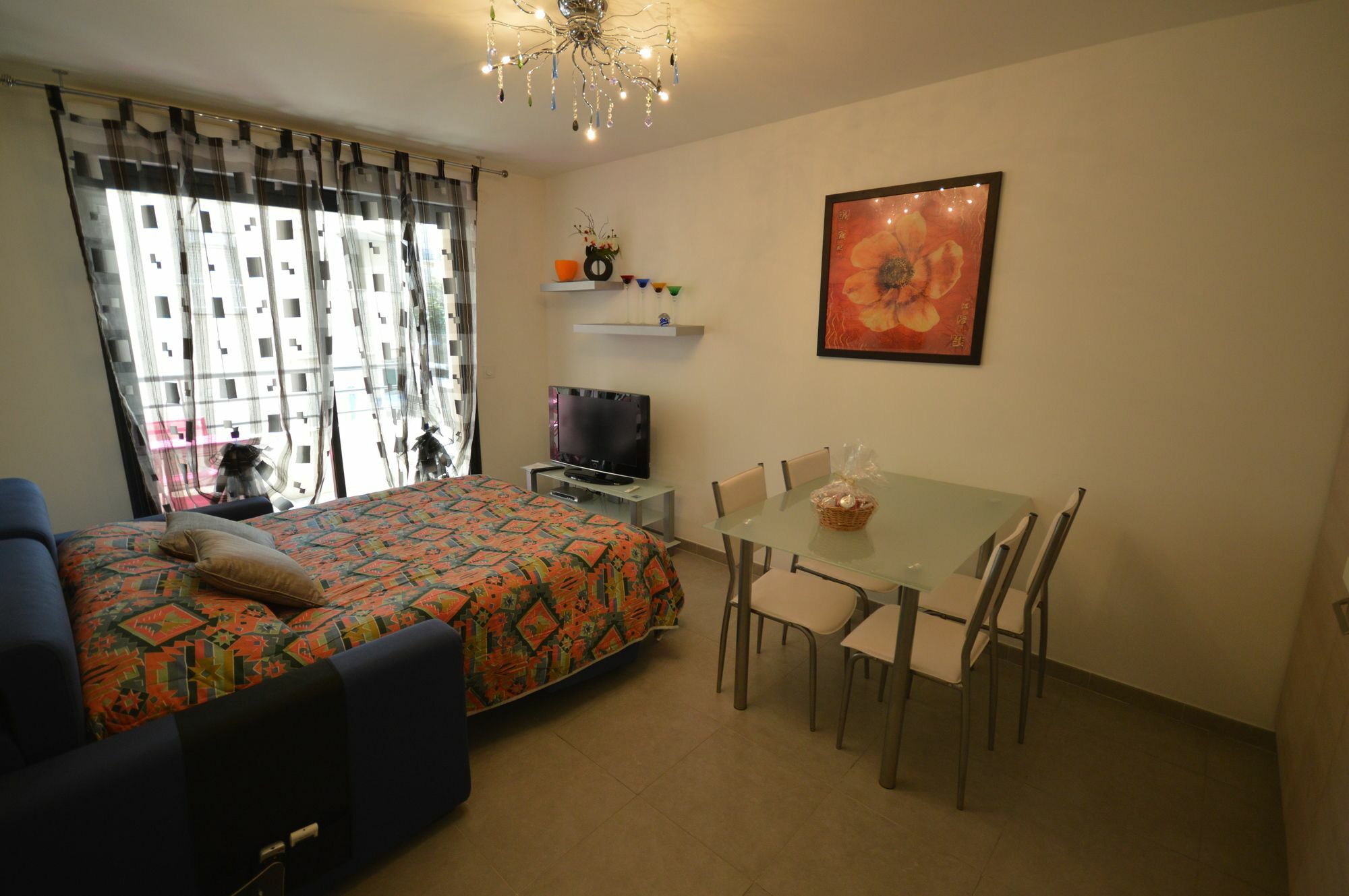 Modern Deluxe Two-bedroom Appartamento *